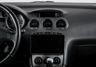 Подержанный автомобиль Peugeot 308 Hatchback 2011 года (13 фото)