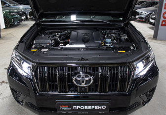 Новый Toyota Land Cruiser Prado 2022 (9 фото)