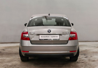 Подержанный автомобиль Skoda Octavia Liftback 2018 года (6 фото)
