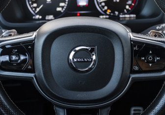 Подержанный автомобиль Volvo XC90 2017 года (11 фото)