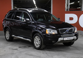 Подержанный автомобиль Volvo XC90 2014 года (3 фото)