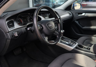 Подержанный автомобиль Audi A4 Sedan 2012 года (12 фото)