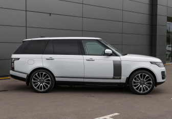 Подержанный автомобиль Land Rover Range Rover 2018 года (4 фото)