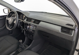 Подержанный автомобиль Skoda Rapid Liftback 2019 года (19 фото)