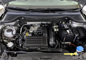 Подержанный автомобиль Skoda Karoq 2021 года (9 фото)