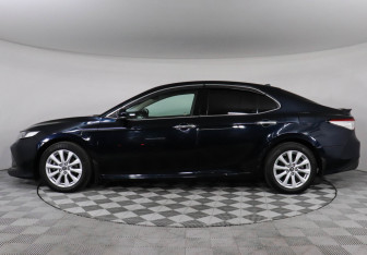 Подержанный автомобиль Toyota Camry Sedan 2018 года (8 фото)