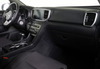 Подержанный автомобиль Kia Sportage 2021 года (10 фото)