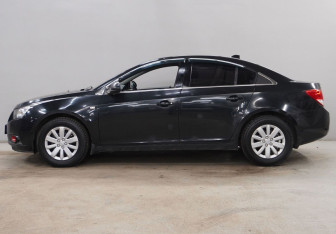 Подержанный автомобиль Chevrolet Cruze Sedan 2011 года (8 фото)