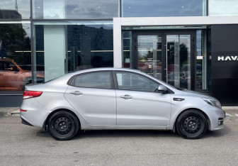 Подержанный автомобиль Kia Rio Sedan 2015 года (4 фото)