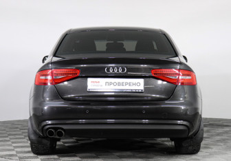 Подержанный автомобиль Audi A4 Sedan 2013 года (5 фото)