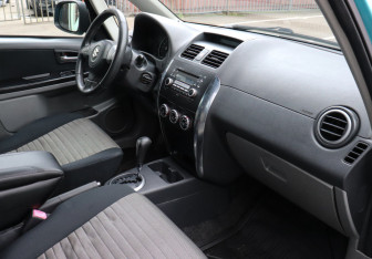 Подержанный автомобиль Suzuki SX4 Hatchback 2009 года (8 фото)