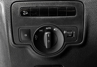 Подержанный автомобиль Mercedes-Benz Vito 2015 года (14 фото)