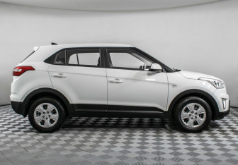 Подержанный автомобиль Hyundai Creta 2019 года (4 фото)