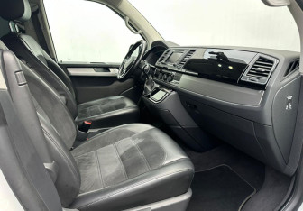 Подержанный автомобиль Volkswagen Multivan 2017 года (13 фото)