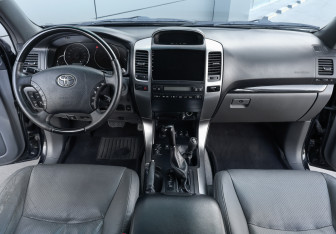 Подержанный автомобиль Toyota Land Cruiser Prado 2008 года (16 фото)