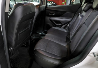 Подержанный автомобиль Opel Mokka 2013 года (12 фото)