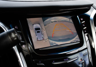 Подержанный автомобиль Cadillac Escalade Suv 2016 года (23 фото)