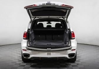 Подержанный автомобиль BMW X5 2016 года (24 фото)