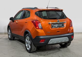 Подержанный автомобиль Opel Mokka 2013 года (7 фото)