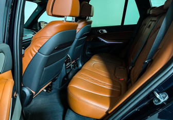 Подержанный автомобиль BMW X5 2019 года (9 фото)