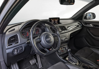 Подержанный автомобиль Audi Q3 2017 года (13 фото)