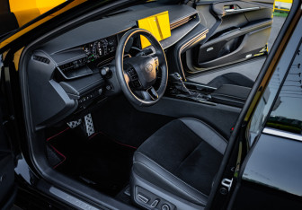 Подержанный автомобиль Toyota Camry Sedan 2025 года (15 фото)