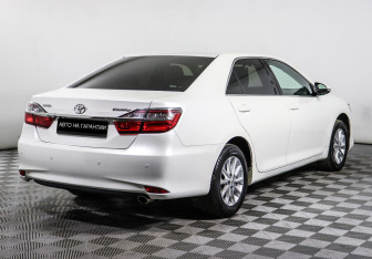 Подержанный автомобиль Toyota Camry Sedan 2015 года (3 фото)