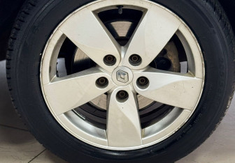 Подержанный автомобиль Renault Fluence 2010 года (4 фото)