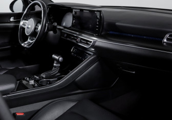 Подержанный автомобиль Kia K5 2021 года (9 фото)