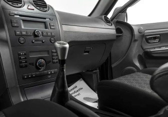 Подержанный автомобиль Great Wall Hover H3 2013 года (13 фото)