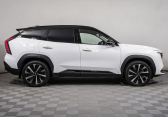 Подержанный автомобиль Geely Atlas 2023 года (4 фото)