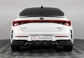 Подержанный автомобиль Kia K5 2020 года (6 фото)