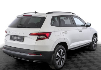 Подержанный автомобиль Skoda Karoq 2020 года (5 фото)