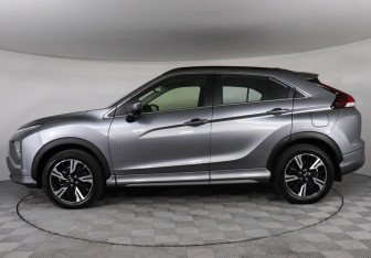 Подержанный автомобиль Mitsubishi Eclipse Cross 2024 года (8 фото)