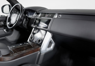 Подержанный автомобиль Land Rover Range Rover 2018 года (9 фото)