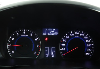 Подержанный автомобиль Hyundai i30 Hatchback 2011 года (11 фото)