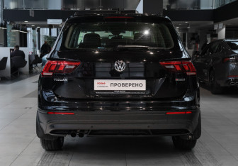 Подержанный автомобиль Volkswagen Tiguan 2020 года (5 фото)