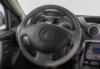 Подержанный автомобиль Renault Duster 2012 года (15 фото)