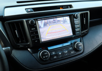 Подержанный автомобиль Toyota RAV4 2017 года (11 фото)