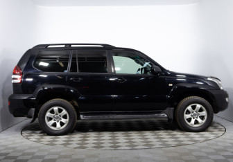 Подержанный автомобиль Toyota Land Cruiser Prado 2008 года (4 фото)