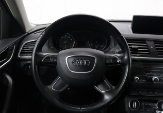 Подержанный автомобиль Audi Q3 2015 года (14 фото)