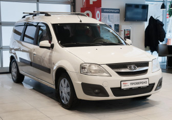 Подержанный автомобиль LADA (ВАЗ) Largus Wagon 2014 года (3 фото)