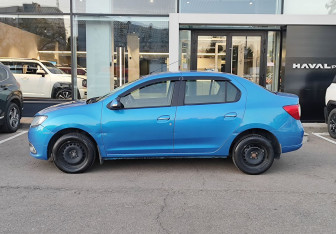 Подержанный автомобиль Renault Logan Sedan 2017 года (8 фото)