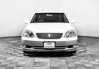 Подержанный автомобиль Toyota Mark II Sedan 2001 года (2 фото)