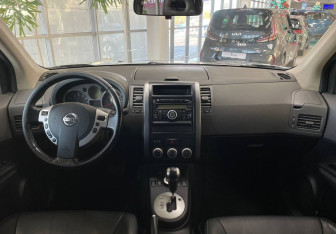 Подержанный автомобиль Nissan X-Trail 2008 года (10 фото)