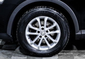 Подержанный автомобиль Audi Q3 2013 года (15 фото)