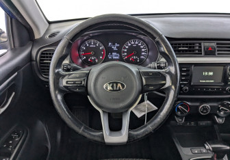 Подержанный автомобиль Kia Rio Hatchback 2019 года (25 фото)