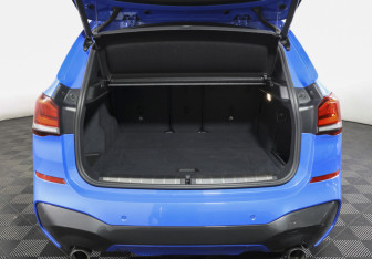 Подержанный автомобиль BMW X1 2020 года (10 фото)