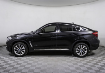 Подержанный автомобиль BMW X6 2017 года (8 фото)