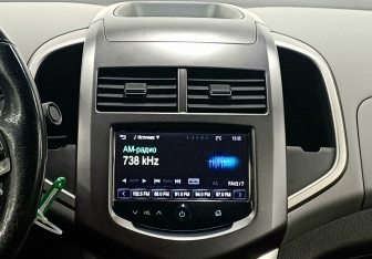 Подержанный автомобиль Chevrolet Aveo Sedan 2014 года (12 фото)